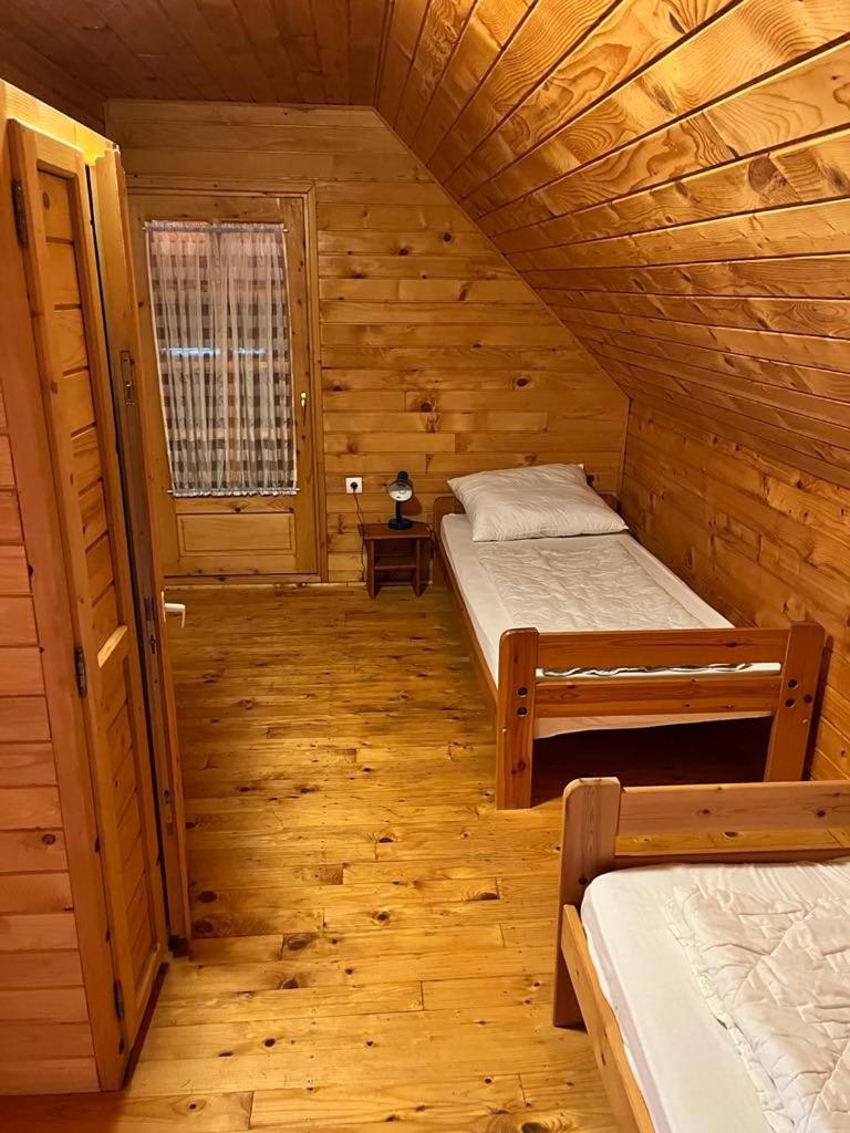 Almos Apartman 鲍洛通费尼韦什 外观 照片